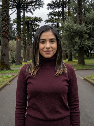 Constanza, 29, Chilean woman from Temuco with dark hair in Araucaria forest park - Latin 312 verified profile