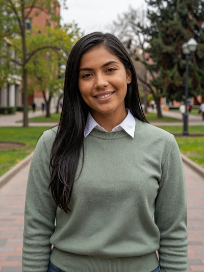 Macarena, 28, Chilean woman from Concepción with straight black hair at university campus - Latin 312 verified profile